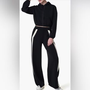 SPANX AirEssentials Crop Hoodie Size Medium Like New